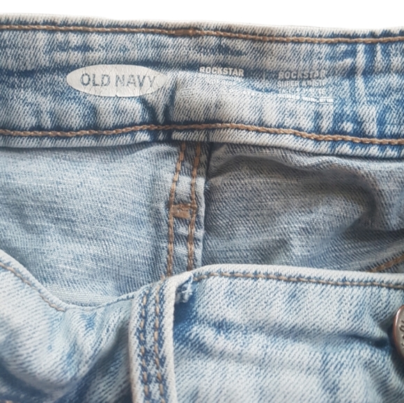 💫HOST PICK💫❤Whitewashed jeans with embroidery at the hems size 4 - Picture 4 of 5